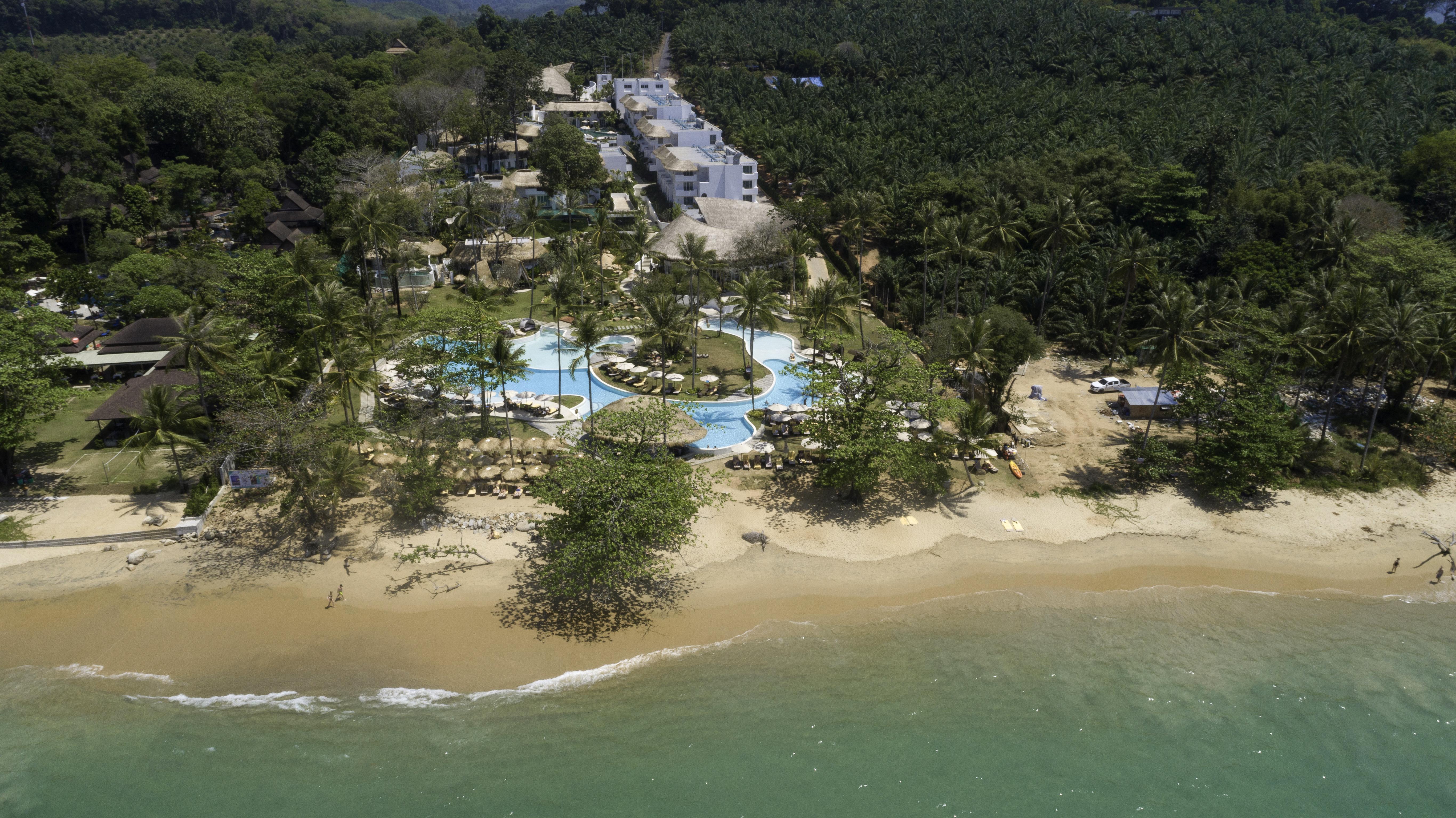 Eden Beach Khaolak Resort And Spa A Lopesan Collection Hotel - Sha Extra Plus Као-Лак Екстер'єр фото Aerial view of the resort
