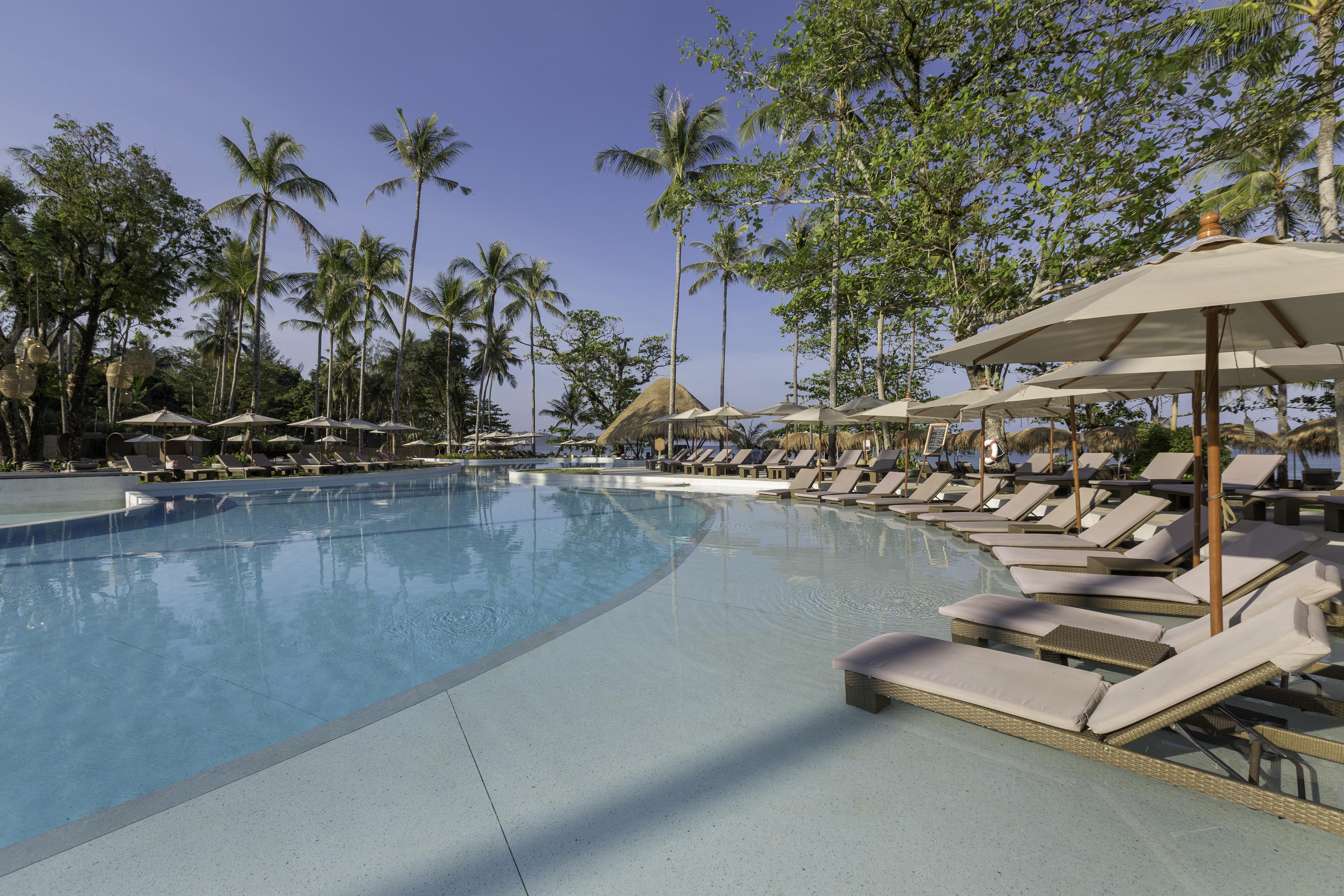 Eden Beach Khaolak Resort And Spa A Lopesan Collection Hotel - Sha Extra Plus Као-Лак Екстер'єр фото The swimming pool at the resort